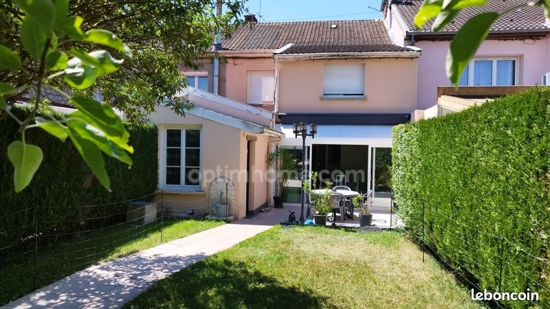 Maison 5 pièces 131 m² · à Robert-Espagne · 131 m² · 135 000 €