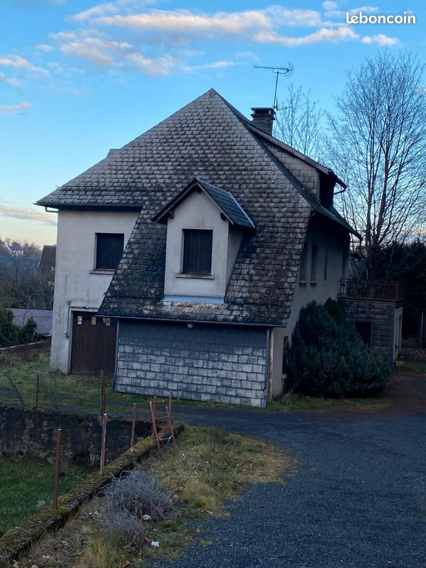 Maison 8 pièces 250 m² · à Besse-Et-Saint-Anastaise · 250 m² · 200 000 €