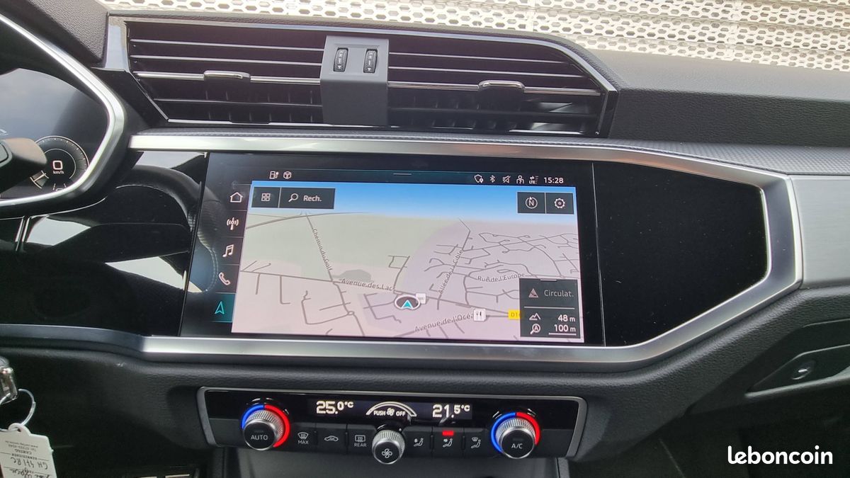 AUDI Q3 45 TFSIe 245 ch S tronic 6 S line (image 26)