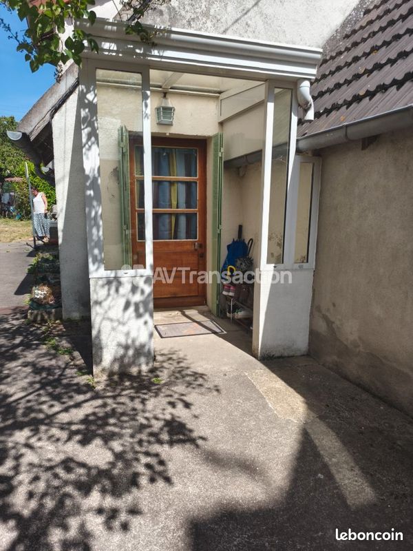 Maison 8 pièces 149 m² · à Saint-Amand-Montrond · 149 m² · 149 500 €