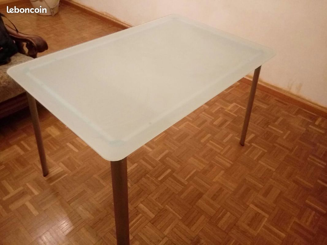 Table verre design (image 1)