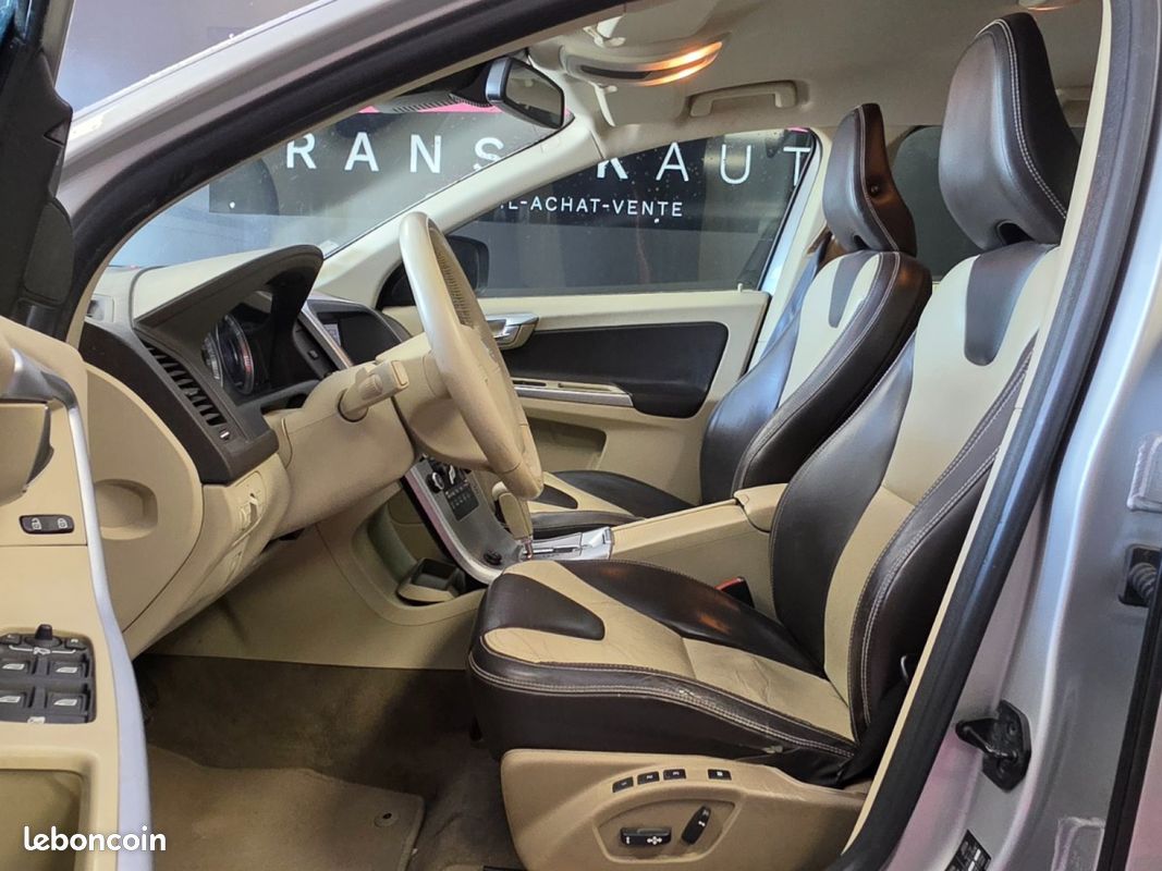 VOLVO XC60 D5 AWD Summum Geartronic A (image 7)