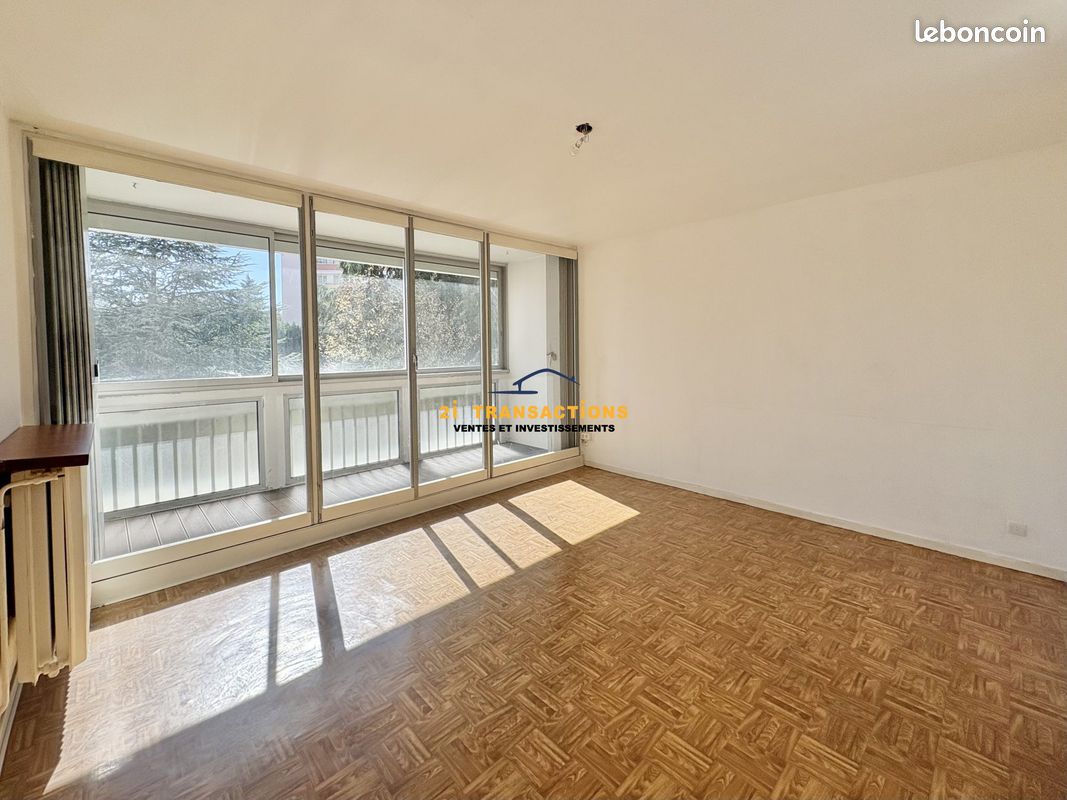 Appartement 3 pièces 61 m² · à Saint-Étienne · 61 m² · 64 000 €