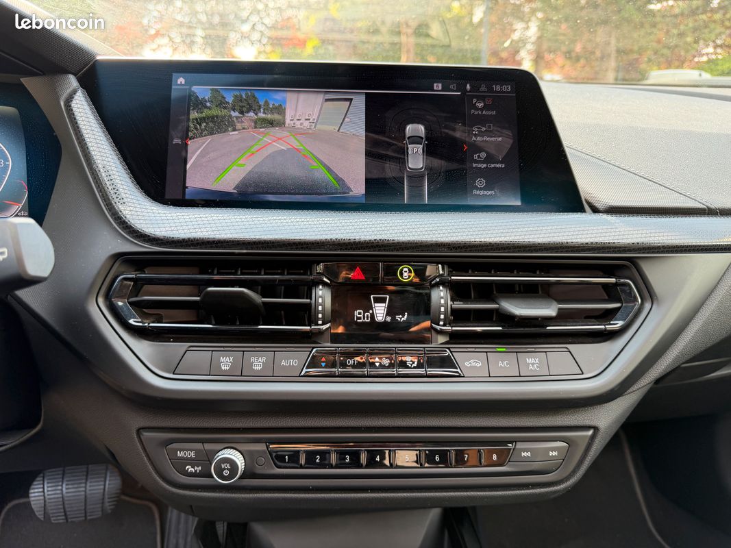 BMW Série 1 118i 1.5 i 12V DCT7 140 cv Lounge (image 9)