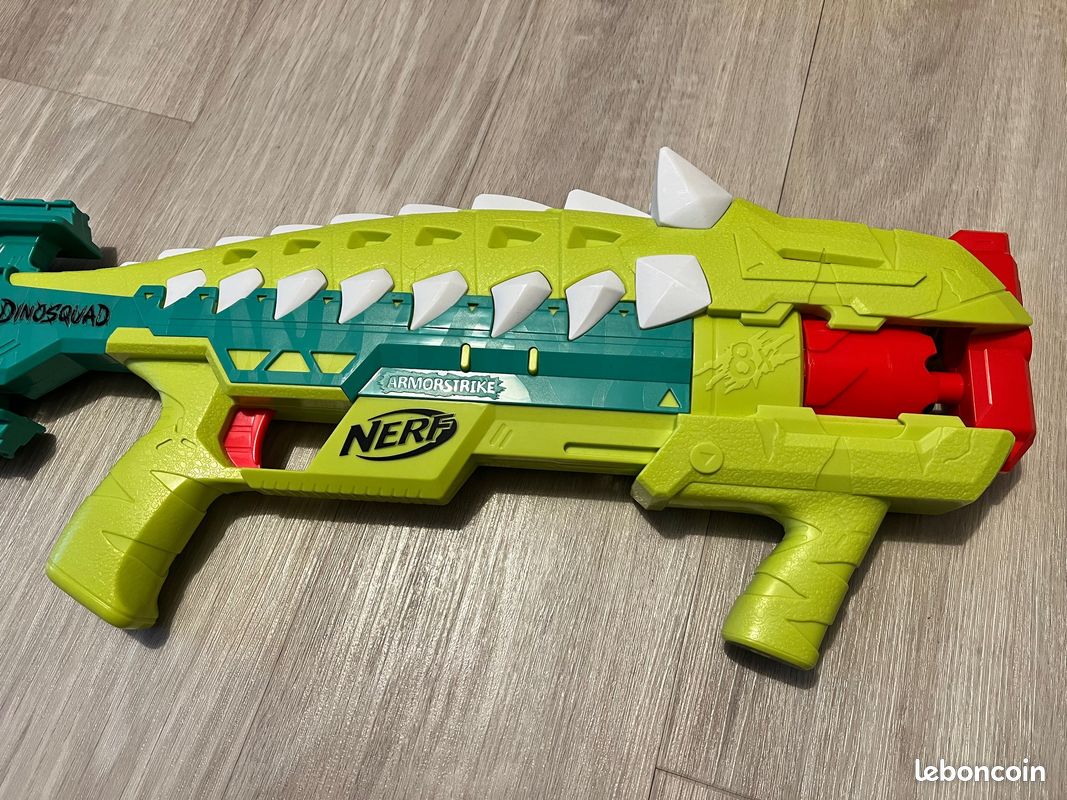 Nerf zombie Strike.Jouet pistolet pour enfant vert