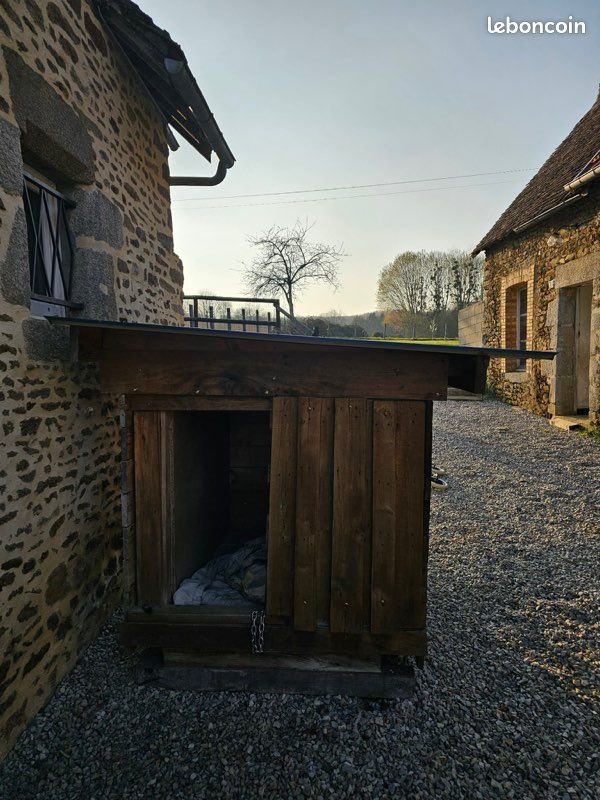 Niche/cabane en bois pour animaux (image 1)