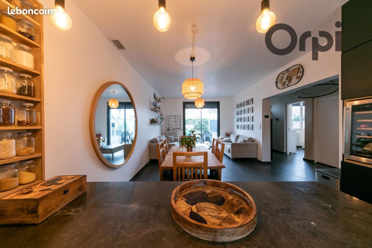Maison 6 pièces 138 m² · à Saint-Estève · 138 m² · 299 000 €