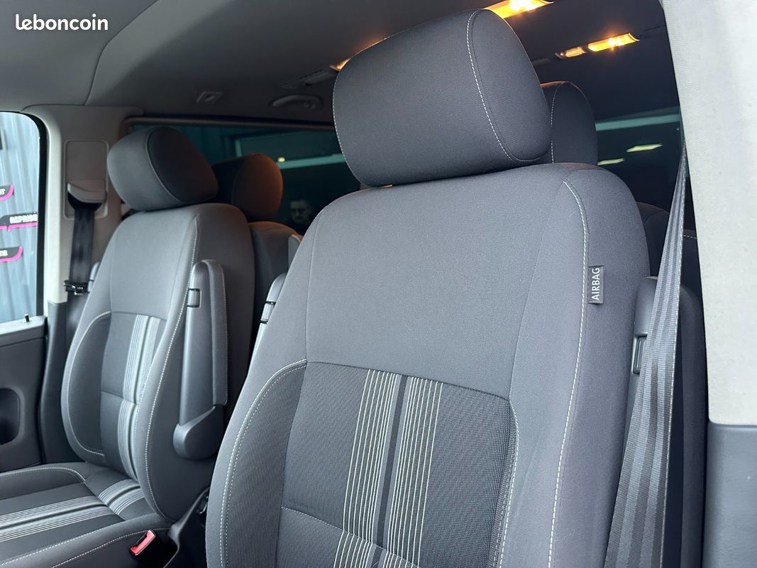 VOLKSWAGEN MULTIVAN 2.0 BiTDI 180 FAP Match DSG7 / DISTRIBUTION FAITE / PNEUS AV NEUFS (image 22)