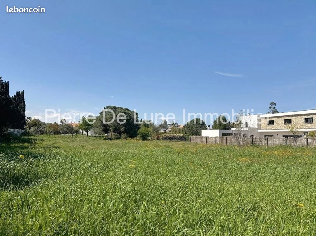 Terrain 2 000 m² Perpignan · 380 000 €