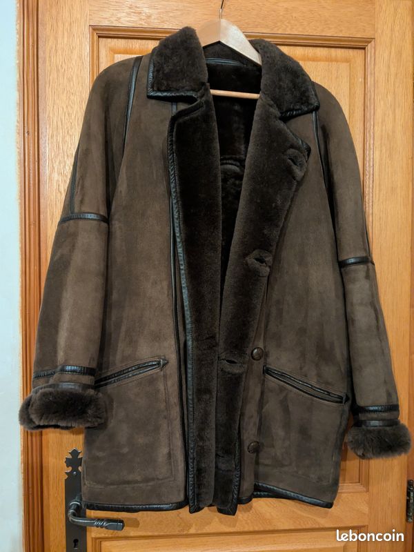 Manteau Vintage Peau Retournée – Couleur Marron – Taille M/L – Occasion Très Bon état
