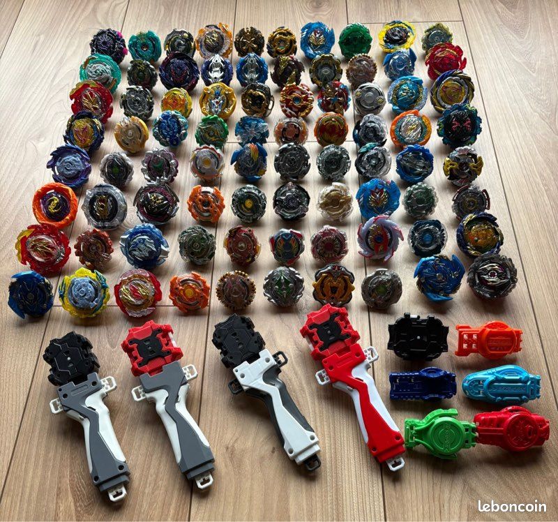 LOT TOUPIES BEYBLADE + Arene beyblade Burst EUR 49,99 - FR