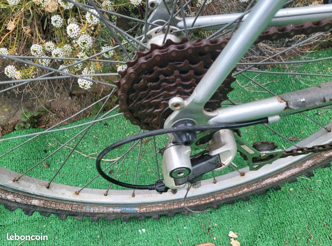 Velo VTT Décathlon Rocrider 3.20 (image 6)