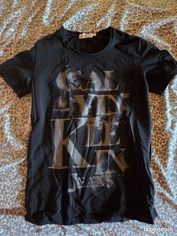 T Shirt femme Calvin Klein taille S (image 1)