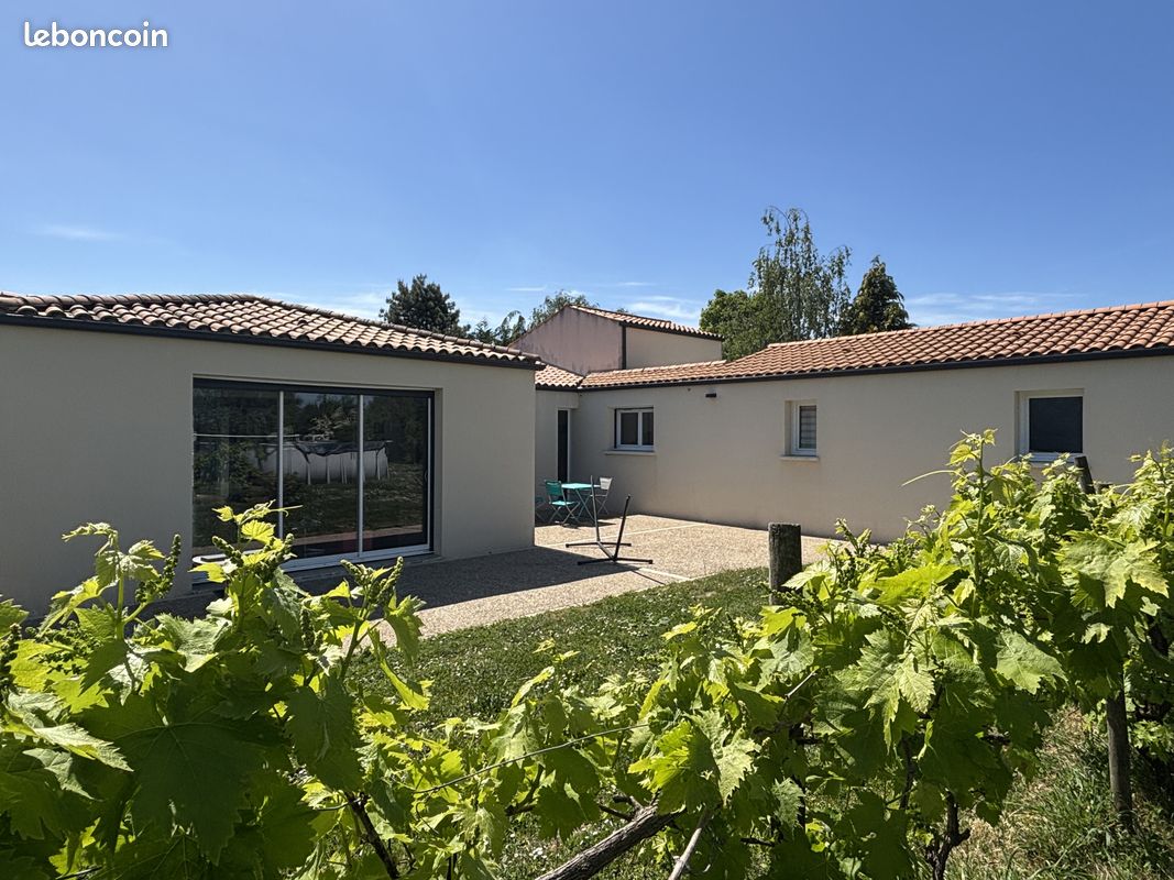 Maison 6 pièces 150 m² · à Saint-Laurent-de-la-Prée · 150 m² · 416 000 €