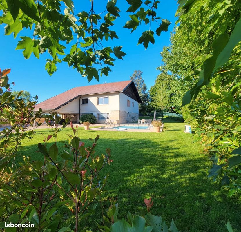 Maison 9 pièces 250 m² · à Besançon · 250 m² · 697 000 €