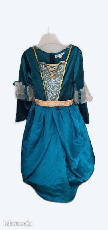 Déguisement Disney Rebelle robe cape Vêtements
