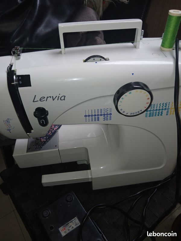 Machine a coudre (image 1)