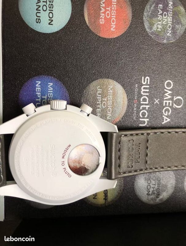 Omega Montre chronographe biocéramique blanche et rouge, édition limitée, complète avec boîte (image 5)