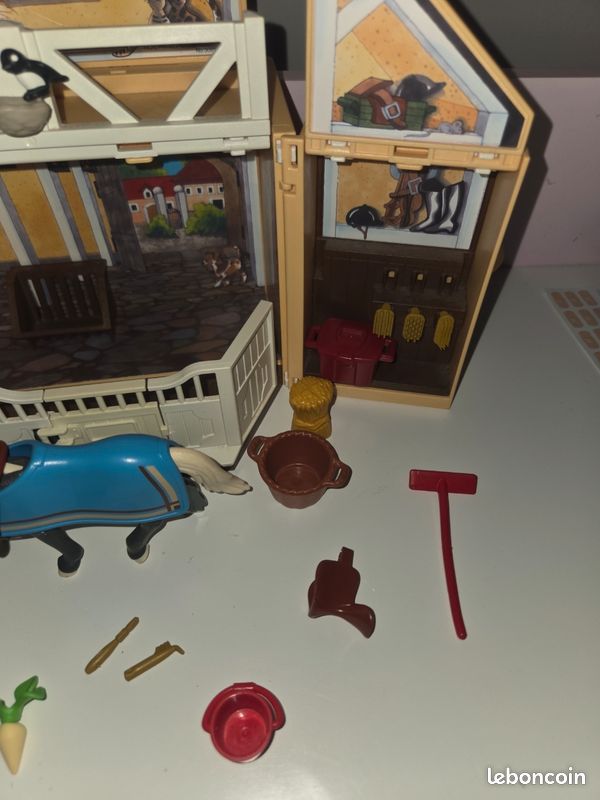 Coffret Valisette Écurie / Centre Équestre transportable Playmobil Country (image 4)