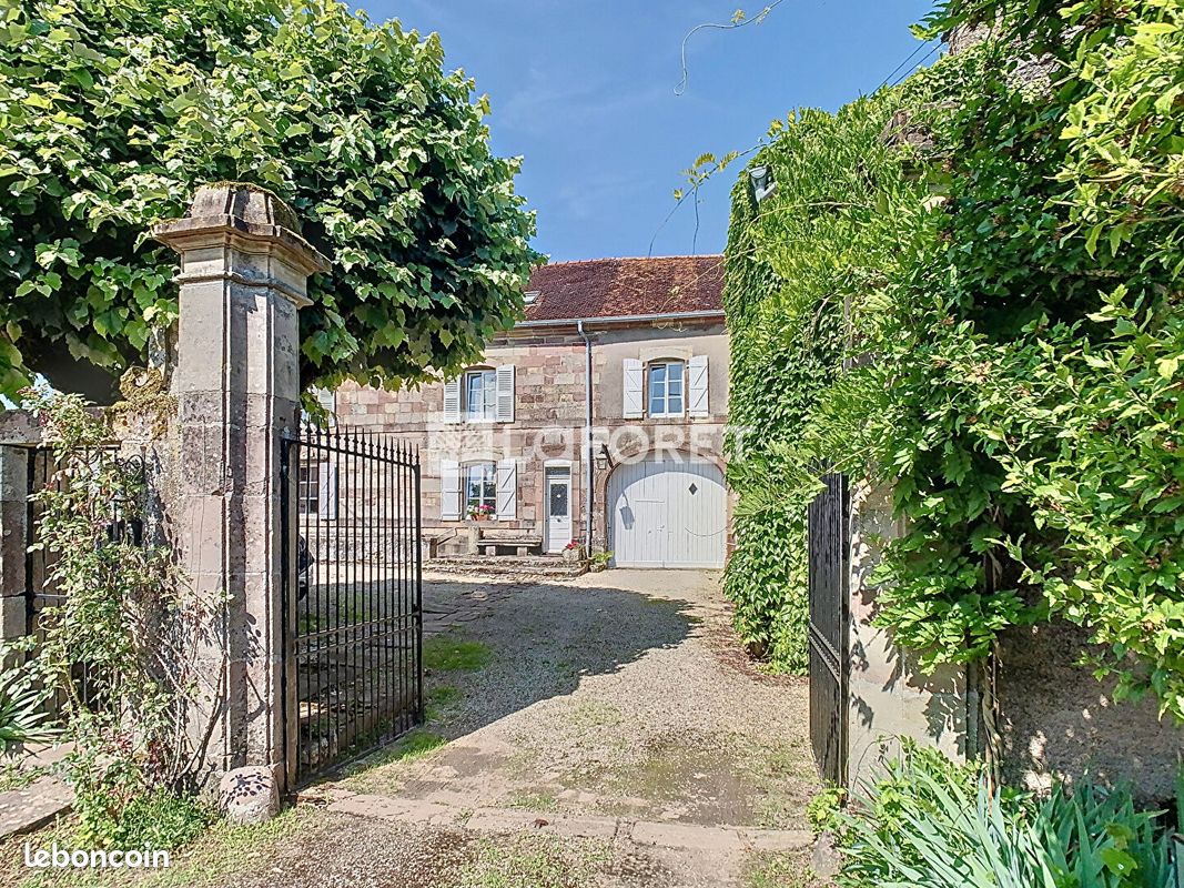 Maison 12 pièces 323 m² · à Luxeuil-les-Bains · 323 m² · 350 000 €