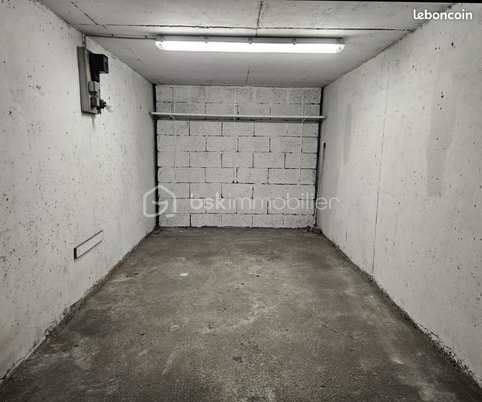 Parking 14 m² · à Grenoble · 14 m² · 11 500 €