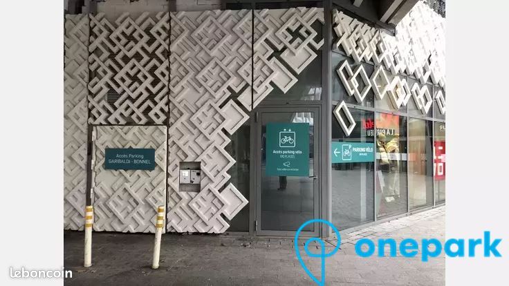 Parking 12 m² · à Lyon · 12 m² · 224 €