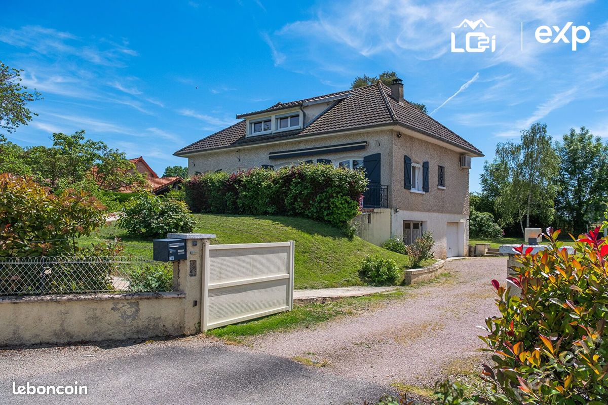 Maison 8 pièces 195 m² · à Fontaines · 195 m² · 299 000 €