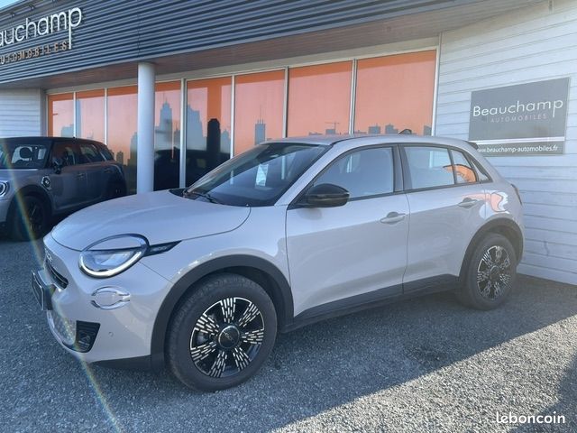 Fiat 600 1.2 HYBRID 145 POP EDCT6 (image 1)