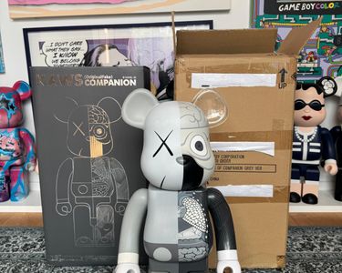 Bearbrick 100% Grey Dissected (B@0000F100) de KAWS (2006) : Sculpture Objets