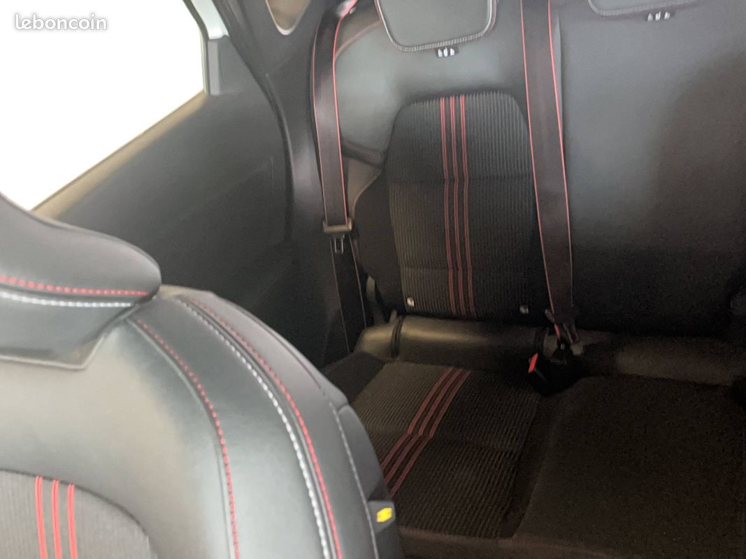 RENAULT Captur mild hybrid 160 EDC R.S. Line (image 16)