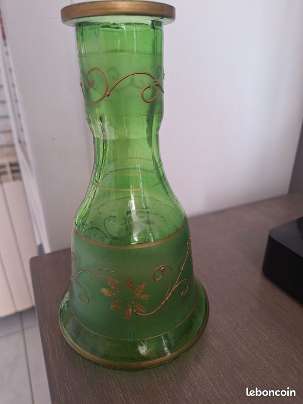 Vase vert moulé decor dorée (image 2)