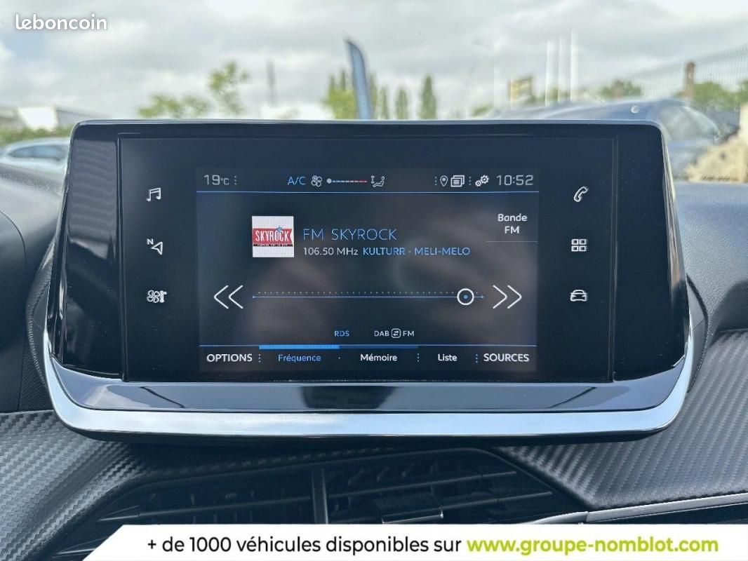 Peugeot 208 PureTech 100 S&S BVM6 Style (image 20)
