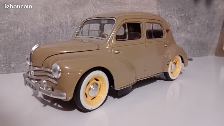 4CV RENAULT au 1/18 ème de SOLIDO