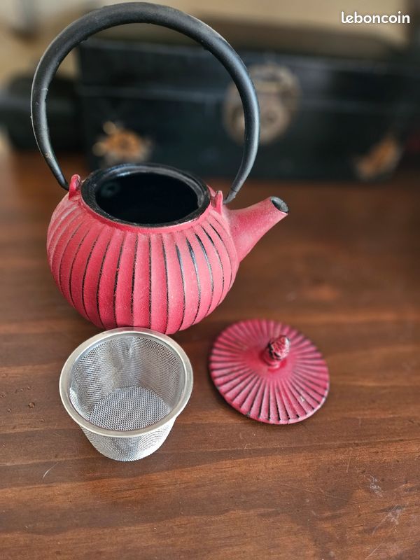 Théières avec infuseur en fonte (grande 40/pièce petite 20/pièce) (image 4)
