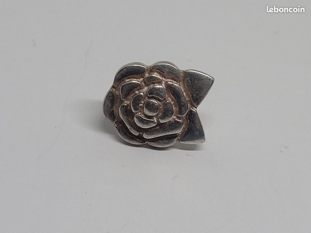 Broche Vintage Camélia En Verre Soufflé Gris - Neuf Sans Emballage - Bijou Délicat Et élégant