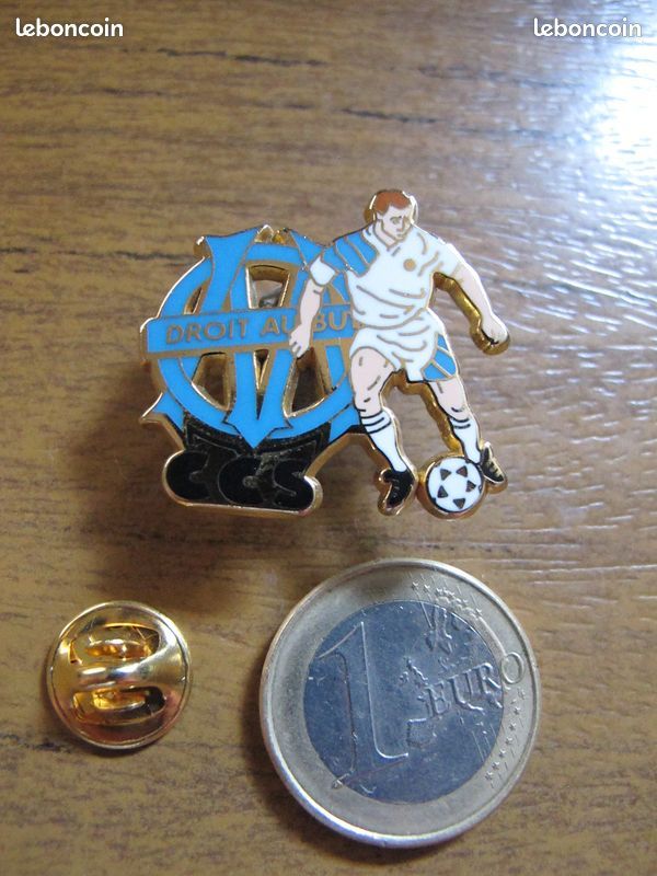 Pin's Vintage Olympique De Marseille (OM) Contre Sparta Prague