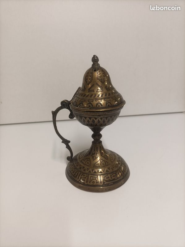 Brûleur d'encens (image 1)