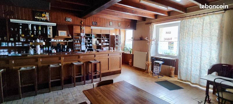 Maison de village 7 pièces 236 m² - Terres-de-Haute-Charente 16270 La Péruse (image principale 5)