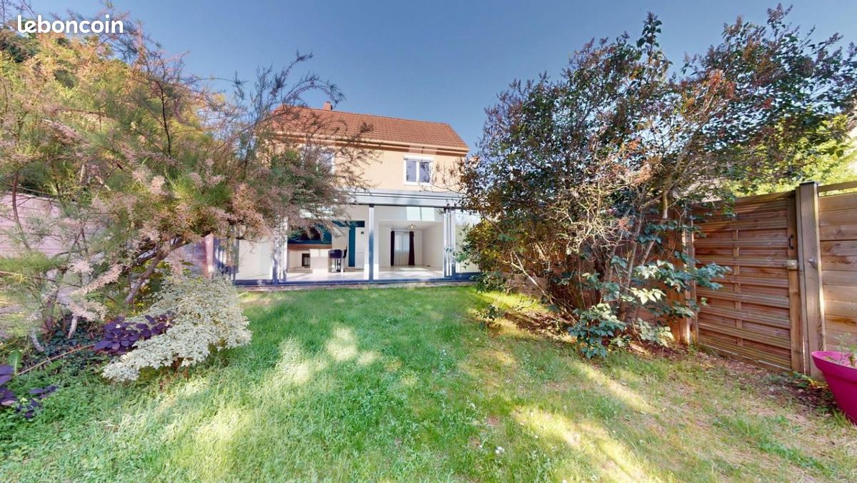 Maison 7 pièces 148 m² · à Cormelles-le-Royal · 148 m² · 340 000 €