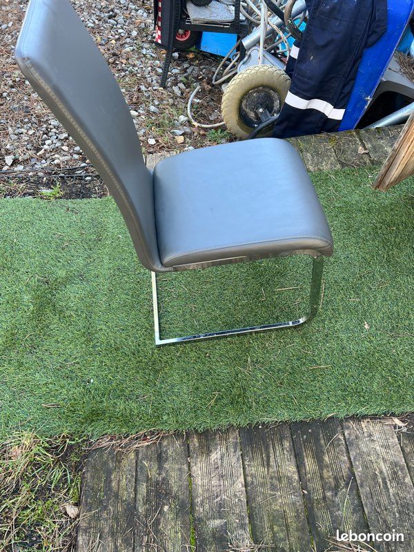 Chaises (image 1)
