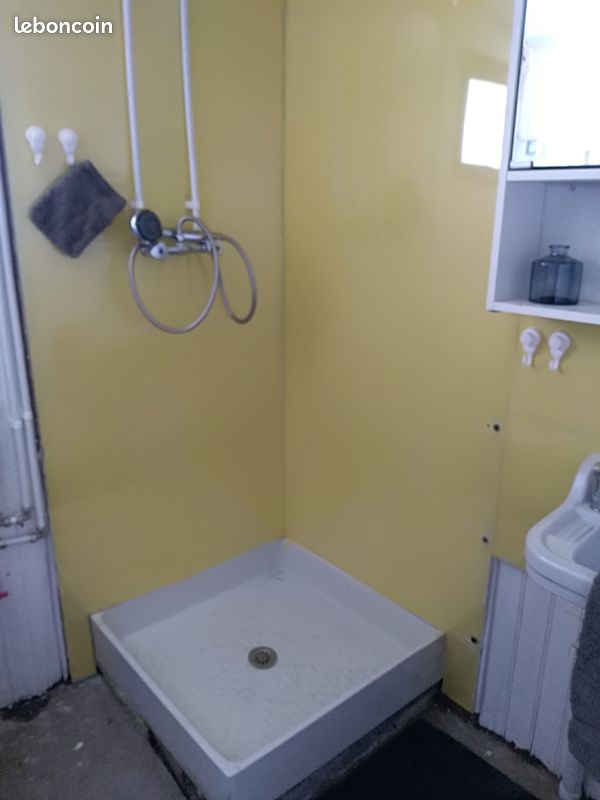 Location saisonnière 35 m2 avec jardin et terrasse au bord du lac dès 320/semaine (image 7)
