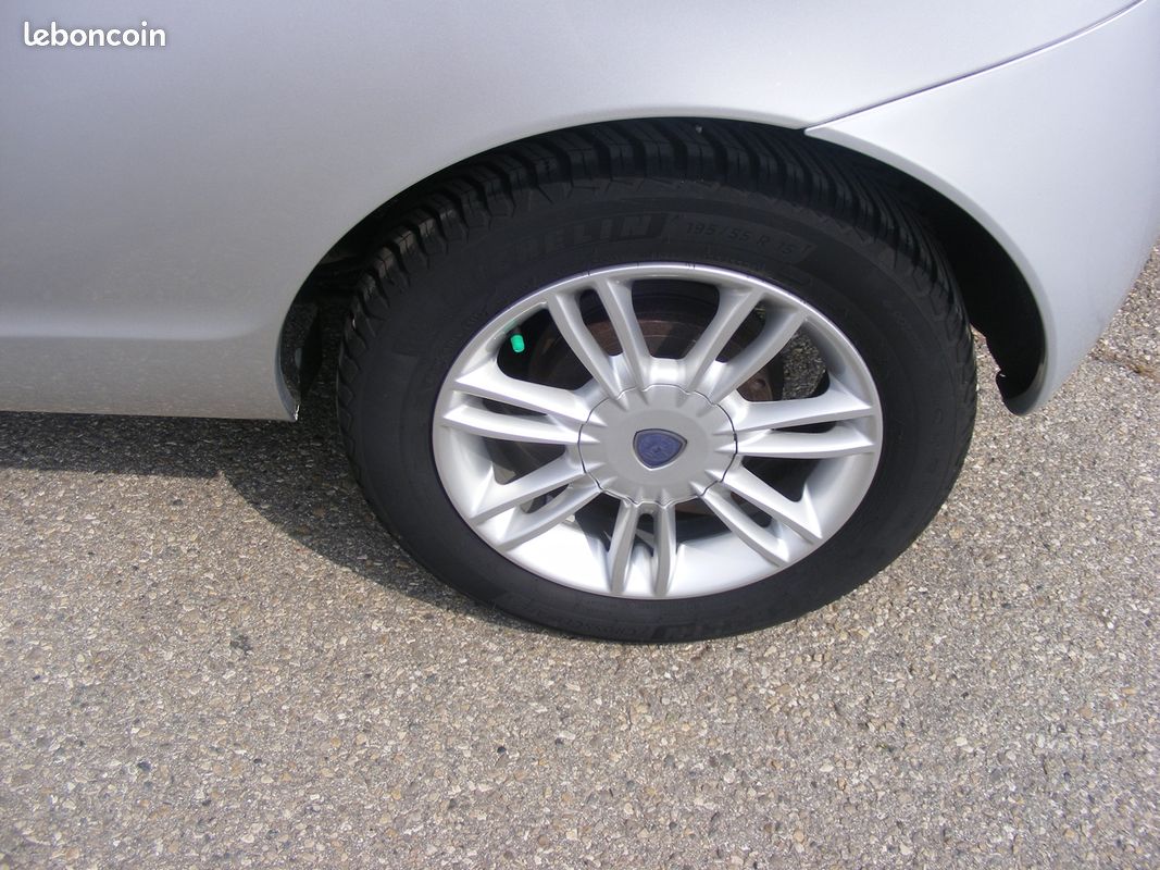 Lancia YPSILON 1.4 8V ORO (image 7)
