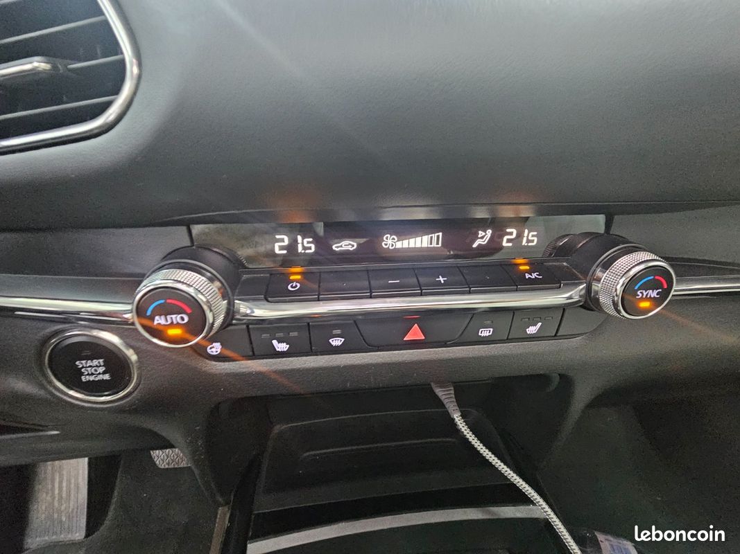 MAZDA CX-30 Exclusive 4x2 toit ouvrant / appel carPlay et Android auto / feux et essuis glace automatique / regulateur adaptatif / affichage tete auto / sièges et volant électrique chauffant (image 21)