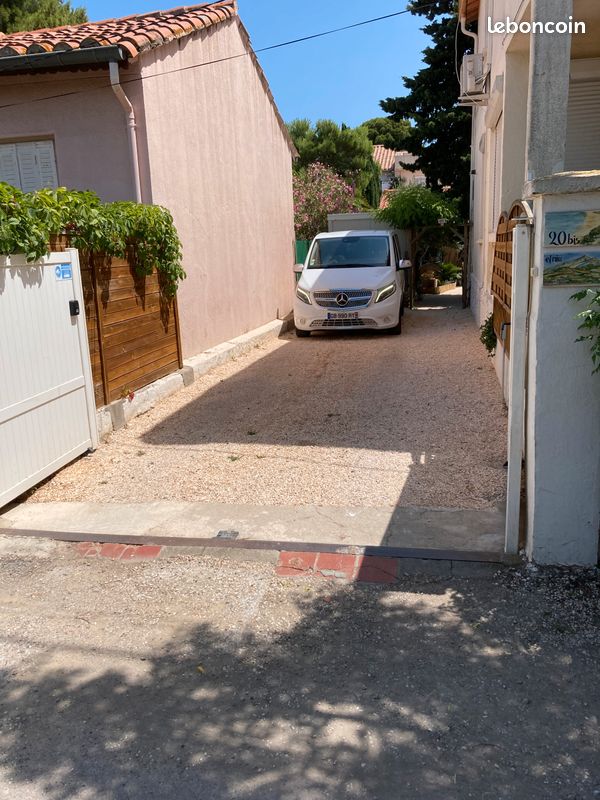 RARE, A 100 m de la plage, VILLA méditerranéenne avec PISCINE, JARDIN et PARKING privé clos (image 20)