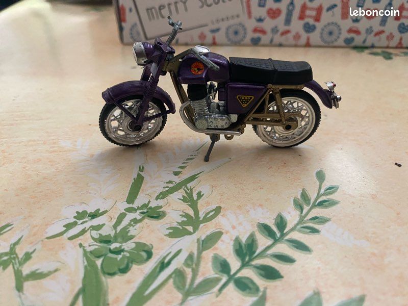 Moto Miniature GUILOY 1/10 Honda RS 125 Melandri #13 Bleue, Collection