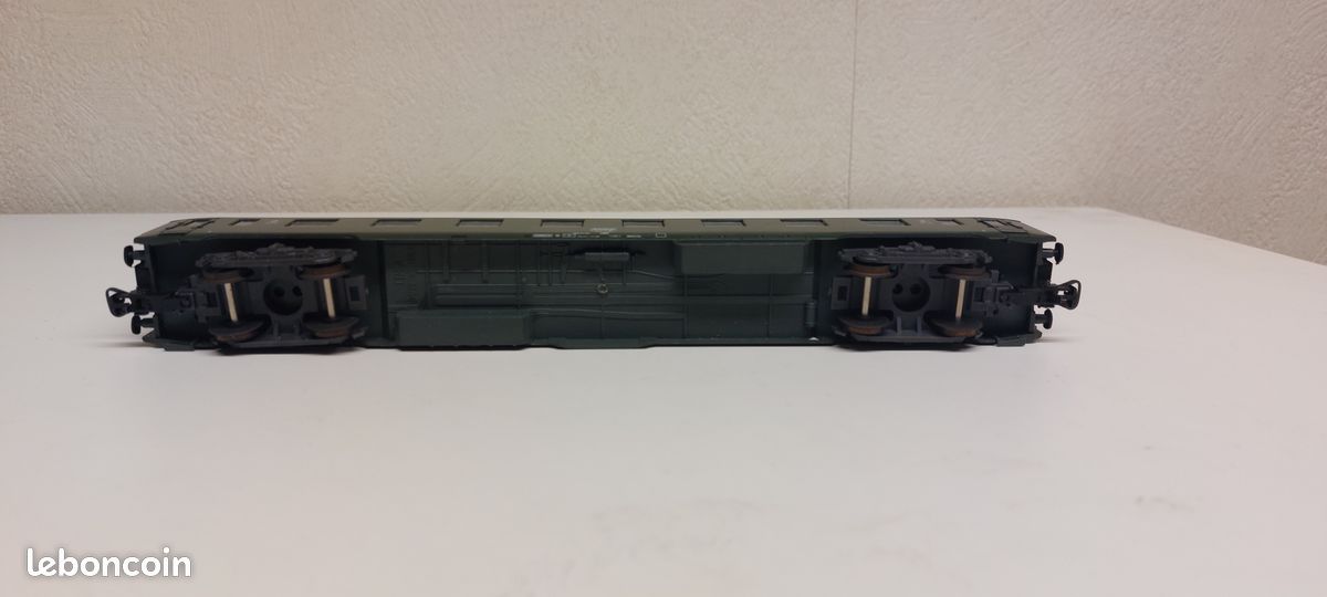 ANCIEN WAGON VOYAGEURS train electrique LIMA 301033 inox liseret vert 2