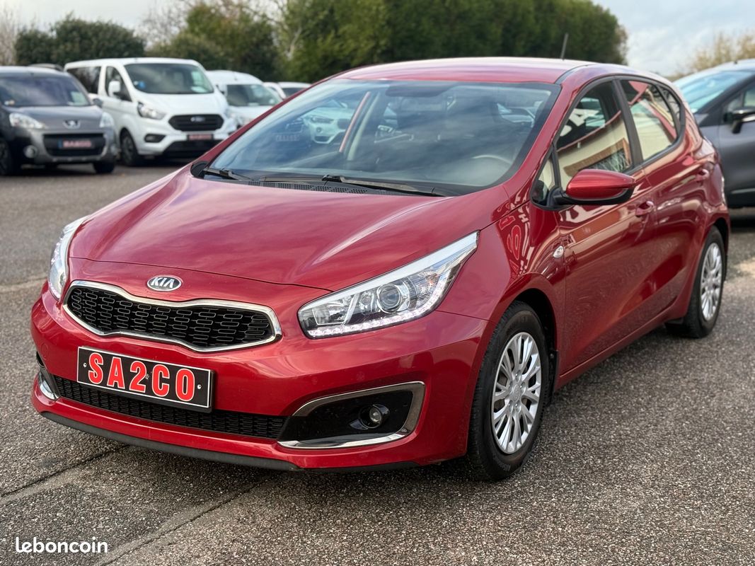 KIA CEE'D 1.4 100 ch Motion * Propre et Entretenue (image 2)