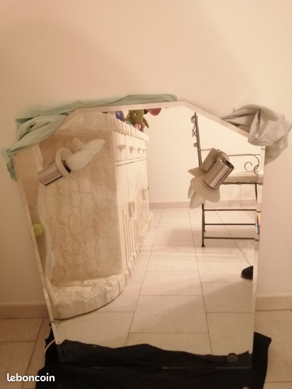 Miroir de salle de bain d'occasion (image 1)