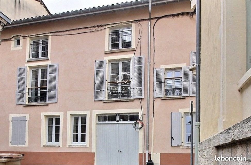 Immeuble 330 m² · à Villefranche-sur-Saône · 330 m² · 775 000 €