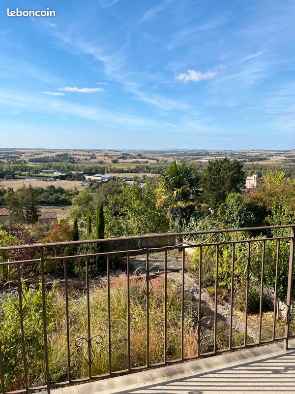 Maison 8 pièces 210 m² · à Lectoure · 210 m² · 950 €/mois